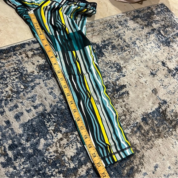 Spyder Yellow & Blue Freeze Stripe Print Slash Capri Tight Leggings Size Medium - Picture 8 of 8